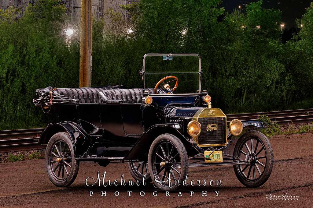 Light Painting a Model T and a Ford Shelby Mustang