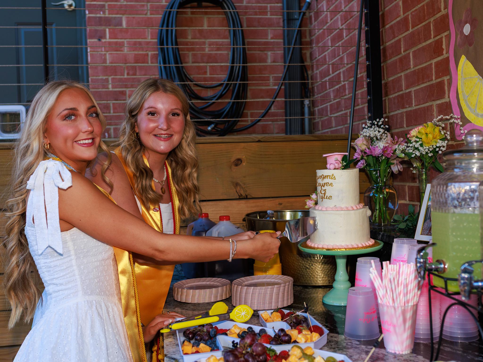 Lauren & Nylie